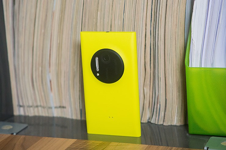 Nokia Lumia 1020 (2).jpg